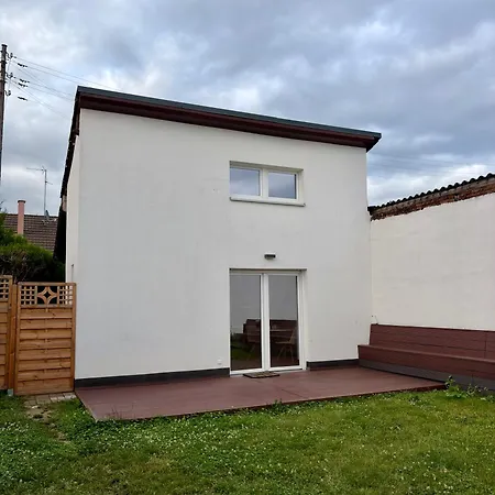 Feriehus Small Loft House, Mezzanine, Garden, Parking, Near Basel *