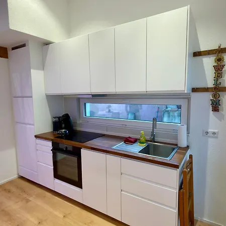 Feriehus Small Loft House, Mezzanine, Garden, Parking, Near Basel